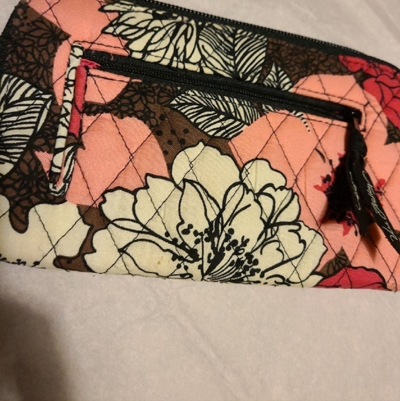 Vera bradley lanyard wallet Pink and white flowers Zippered closure - Picture 2 of 5